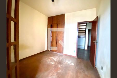 Casa à venda com 4 quartos, 302m² em Santa Lúcia, Belo Horizonte