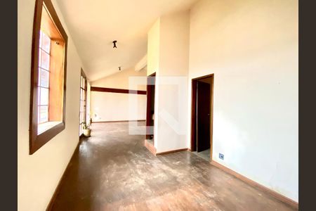 Casa à venda com 4 quartos, 302m² em Santa Lúcia, Belo Horizonte