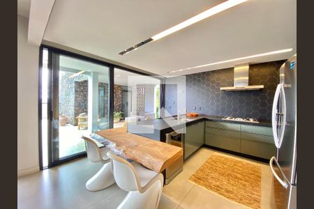 Casa de Condomínio à venda com 4 quartos, 494m² em Vila Alpina, Nova Lima