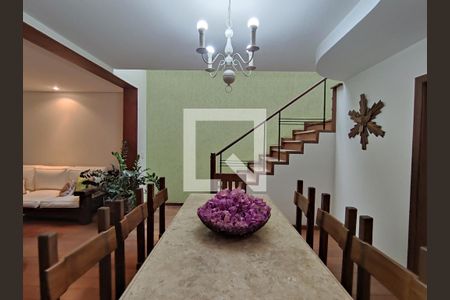 Casa à venda com 5 quartos, 320m² em Barroca, Belo Horizonte