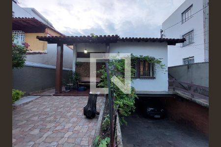 Casa à venda com 5 quartos, 311m² em Cruzeiro, Belo Horizonte