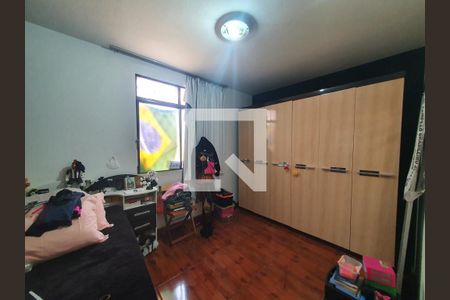 Casa à venda com 6 quartos, 320m² em Alípio de Melo, Belo Horizonte