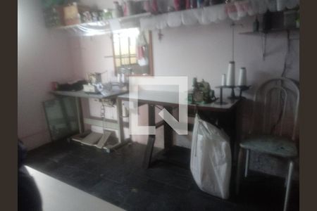 Casa à venda com 141m², 3 quartos e 3 vagas Casa à venda com 141m², 3 quartos e 3 vagasEscritório