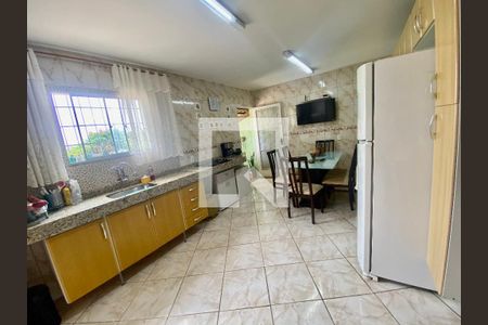 Casa à venda com 3 quartos, 230m² em Teixeira Dias, Belo Horizonte