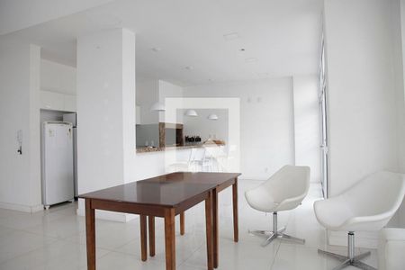 Apartamento para alugar com 70m², 2 quartos e 1 vagaÁrea comum - Salão de Festas