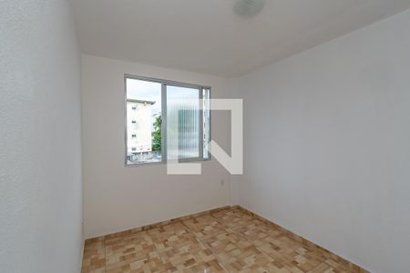 Quarto 2 de apartamento para alugar com 2 quartos, 50m² em Cordovil, Rio de Janeiro