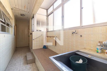 Apartamento à venda com 230m², 2 quartos e 1 vagaÁrea de Serviço