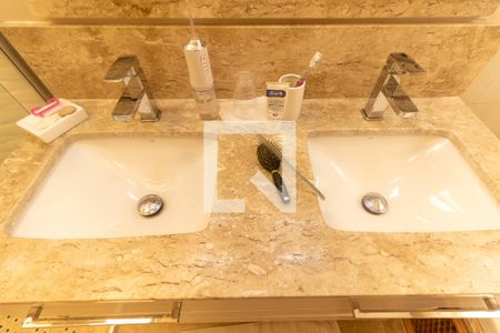 Apartamento para alugar com 156m², 3 quartos e 1 vaga Apartamento para alugar com 156m², 3 quartos e 1 vagaBanheiro da Suíte 2