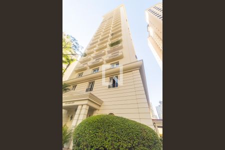 Apartamento para alugar com 156m², 3 quartos e 1 vaga Apartamento para alugar com 156m², 3 quartos e 1 vagaFachada