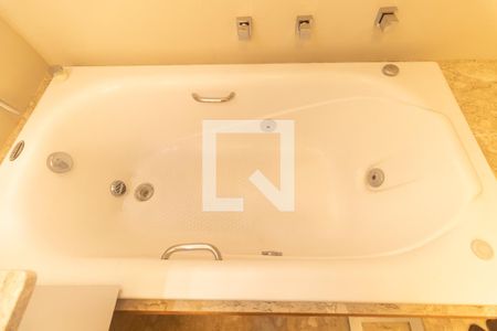 Apartamento para alugar com 156m², 3 quartos e 1 vaga Apartamento para alugar com 156m², 3 quartos e 1 vagaBanheiro da Suíte 2