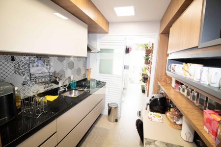 Apartamento à venda com 134m², 3 quartos e 2 vagas Apartamento à venda com 134m², 3 quartos e 2 vagasCozinha