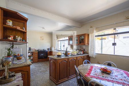 Casa à venda com 500m², 5 quartos e 8 vagasCozinha