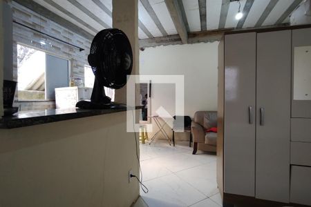Sala/Quarto de casa à venda com 1 quarto, 200m² em Freguesia (jacarepaguá), Rio de Janeiro