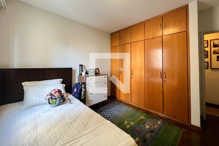 Apartamento à venda com 130m², 4 quartos e 2 vagasQuarto 2