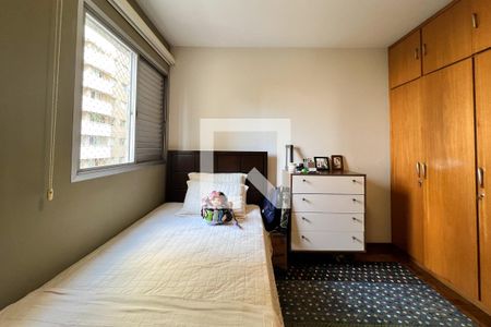 Apartamento à venda com 130m², 4 quartos e 2 vagasQuarto 2