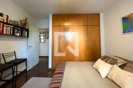 Apartamento à venda com 130m², 4 quartos e 2 vagasQuarto 3