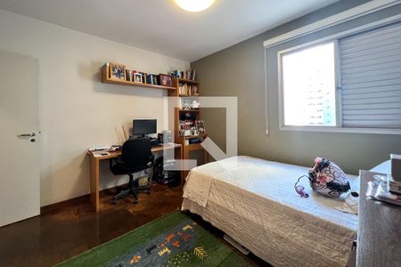 Apartamento à venda com 130m², 4 quartos e 2 vagasQuarto 2