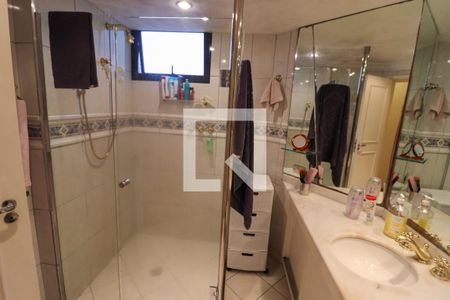 Apartamento à venda com 179m², 3 quartos e 2 vagasBanheiro da Suíte