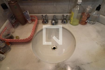 Apartamento à venda com 179m², 3 quartos e 2 vagasBanheiro da Suíte 3