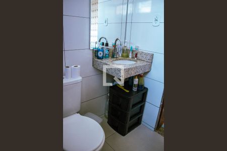 Banheiro de casa à venda com 3 quartos, 80m² em Califórnia, Belo Horizonte