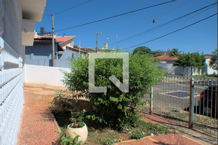 Casa para alugar com 334m², 3 quartos e 4 vagasFachada