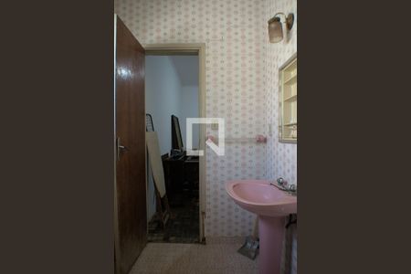 Casa para alugar com 334m², 3 quartos e 4 vagasBanheiro da Suíte 2