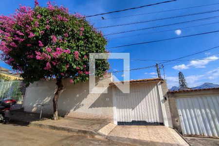 Casa para alugar com 114m², 3 quartos e 4 vagasFachada