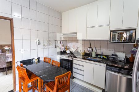 Casa de condomínio à venda com 700m², 7 quartos e 2 vagasCozinha do Primeiro Andar