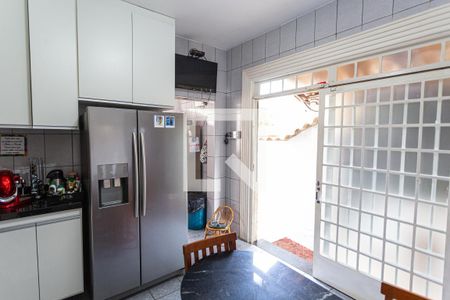 Casa de condomínio à venda com 700m², 7 quartos e 2 vagasCozinha do Primeiro Andar