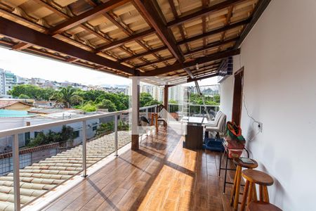 Casa de condomínio à venda com 700m², 7 quartos e 2 vagasVaranda do Terceiro Andar