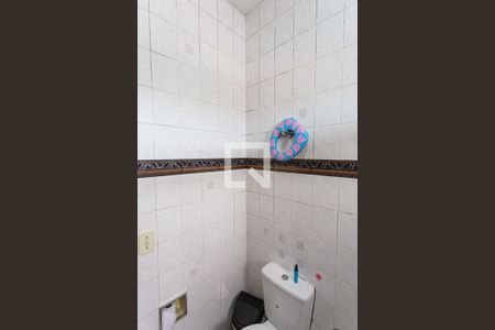 Casa de condomínio à venda com 700m², 7 quartos e 2 vagasBanheiro Social do Segundo Andar