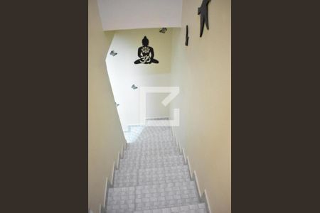 Casa para alugar com 69m², 2 quartos e 1 vagaEscada