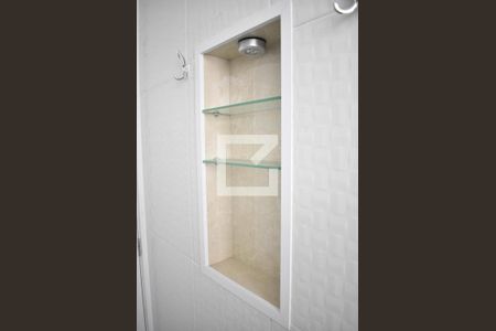 Apartamento para alugar com 42m², 2 quartos e 1 vagaDetalhe do banheiro