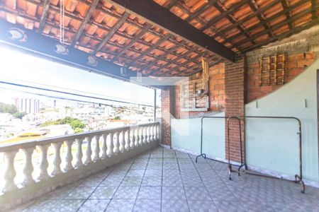 Casa à venda com 280m², 3 quartos e 5 vagas Casa à venda com 280m², 3 quartos e 5 vagasVaranda suíte 2