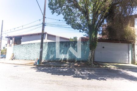 Casa à venda com 280m², 3 quartos e 5 vagas Casa à venda com 280m², 3 quartos e 5 vagasFachada
