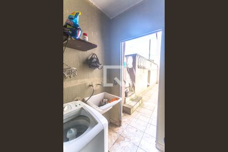 Casa à venda com 280m², 3 quartos e 5 vagas Casa à venda com 280m², 3 quartos e 5 vagasÁrea de serviço
