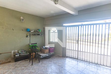 Garagem de casa à venda com 3 quartos, 280m² em Baeta Neves, São Bernardo do Campo