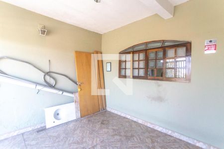 Casa à venda com 280m², 3 quartos e 5 vagas Casa à venda com 280m², 3 quartos e 5 vagasGaragem