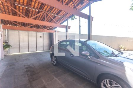 Casa à venda com 280m², 3 quartos e 5 vagas Casa à venda com 280m², 3 quartos e 5 vagasGaragem