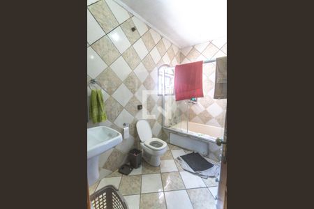 Casa à venda com 280m², 3 quartos e 5 vagas Casa à venda com 280m², 3 quartos e 5 vagasBanheiro suíte 2