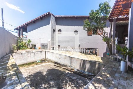 Casa à venda com 280m², 3 quartos e 5 vagas Casa à venda com 280m², 3 quartos e 5 vagasPiscina