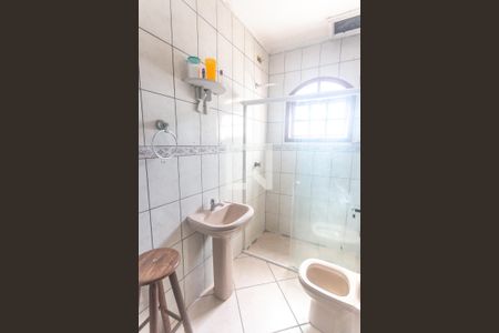 Casa à venda com 280m², 3 quartos e 5 vagas Casa à venda com 280m², 3 quartos e 5 vagasBanheiro social
