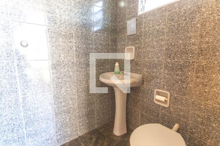 Casa à venda com 280m², 3 quartos e 5 vagas Casa à venda com 280m², 3 quartos e 5 vagasBanheiro de serviço