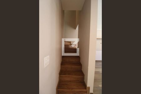 Escada de casa de condomínio à venda com 3 quartos, 91m² em Chácara Primavera, Campinas