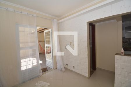 Casa de condomínio à venda com 56m², 2 quartos e 1 vagaSala / Cozinha