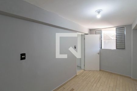 Quarto 2 de casa para alugar com 2 quartos, 50m² em Jardim Munhoz, Guarulhos
