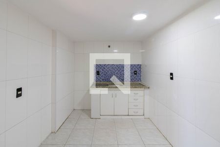 Casa para alugar com 50m², 2 quartos e 2 vagas Casa para alugar com 50m², 2 quartos e 2 vagasCozinha