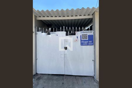 Casa para alugar com 50m², 2 quartos e 2 vagas Casa para alugar com 50m², 2 quartos e 2 vagasFachada