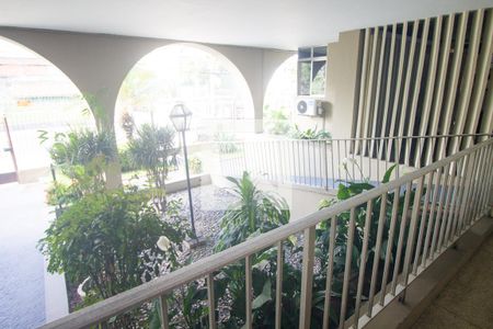 Apartamento à venda com 90m², 2 quartos e 1 vagaHall de entrada