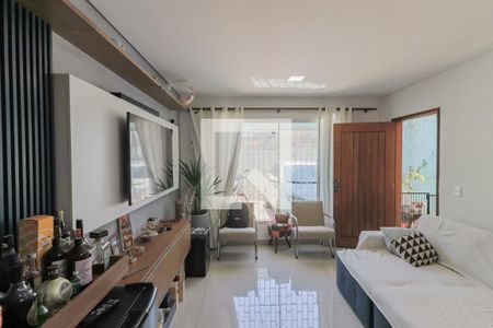 Sala de casa à venda com 3 quartos, 125m² em Cidade São Francisco, São Paulo